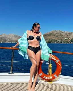 Giovanna Antonelli feet photo thumbnail