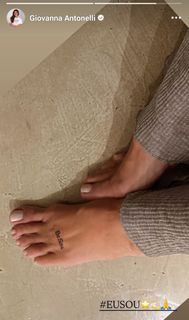 Giovanna Antonelli feet photo thumbnail