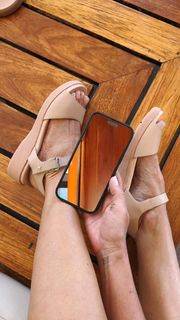 Giovanna Antonelli feet photo thumbnail