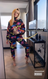 Giovanna Chaves feet photo thumbnail