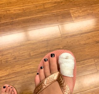 Giovanna Chaves feet photo thumbnail