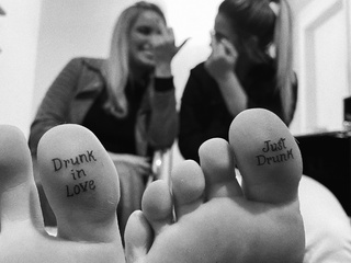 Giovanna Chaves feet photo thumbnail