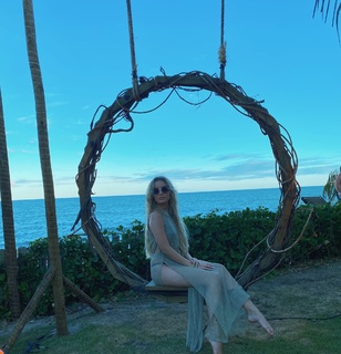 Giovanna Chaves feet photo thumbnail