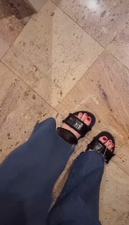 Giovanna Chaves feet photo thumbnail