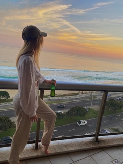 Giovanna Chaves feet photo thumbnail