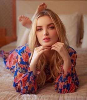 Giovanna Chaves feet photo thumbnail
