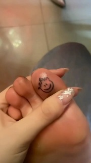 Giovanna Chaves feet photo thumbnail