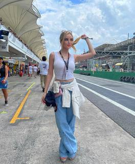 Giovanna Chaves feet photo thumbnail