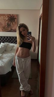 Giovanna Chaves feet photo thumbnail