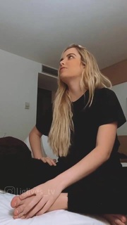 Giovanna Chaves feet photo thumbnail