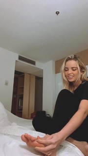 Giovanna Chaves feet photo thumbnail