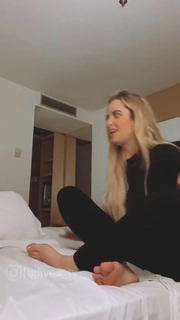 Giovanna Chaves feet photo thumbnail