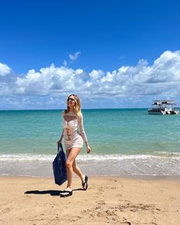 Giovanna Chaves feet photo thumbnail