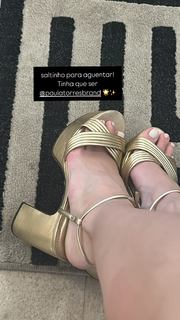 Giovanna Chaves feet photo thumbnail