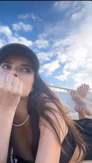 Giovanna Chaves feet photo thumbnail