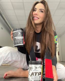 Giovanna Eburneo feet photo thumbnail