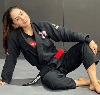 Giovanna Eburneo feet photo thumbnail