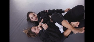 Giovanna Eburneo feet photo thumbnail