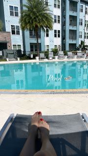 Giovanna Eburneo feet photo thumbnail