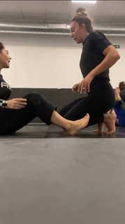 Giovanna Eburneo feet photo thumbnail