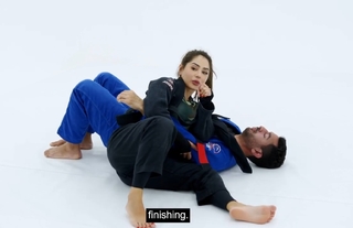 Giovanna Eburneo feet photo thumbnail