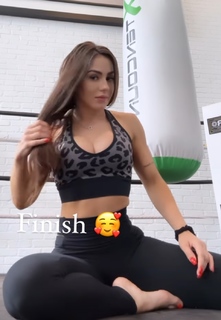 Giovanna Eburneo feet photo thumbnail