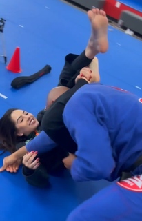 Giovanna Eburneo feet photo thumbnail