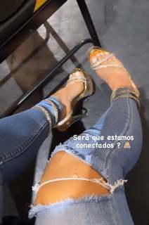 Giovanna Eburneo feet photo thumbnail