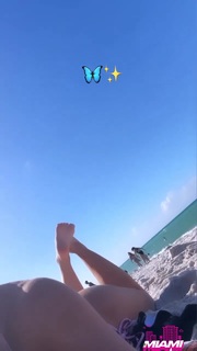 Giovanna Eburneo feet photo thumbnail