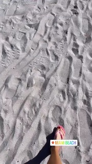 Giovanna Eburneo feet photo thumbnail