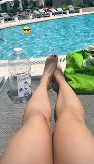Giovanna Eburneo feet photo thumbnail
