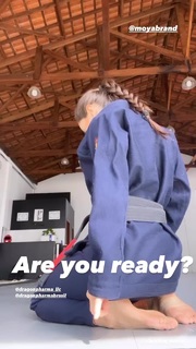 Giovanna Eburneo feet photo thumbnail