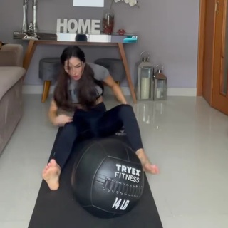 Giovanna Eburneo feet photo thumbnail