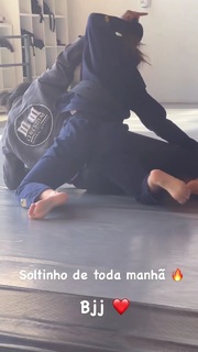 Giovanna Eburneo feet photo thumbnail