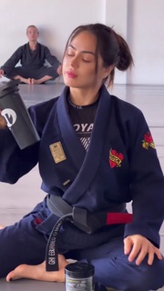 Giovanna Eburneo feet photo thumbnail