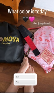 Giovanna Eburneo feet photo thumbnail