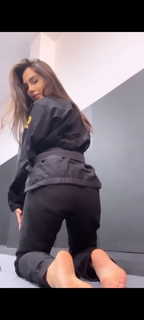 Giovanna Eburneo feet photo thumbnail