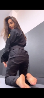 Giovanna Eburneo feet photo thumbnail