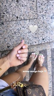 Giovanna Eburneo feet photo thumbnail