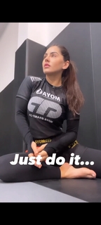 Giovanna Eburneo feet photo thumbnail