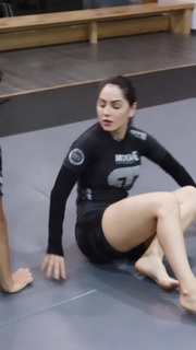 Giovanna Eburneo feet photo thumbnail