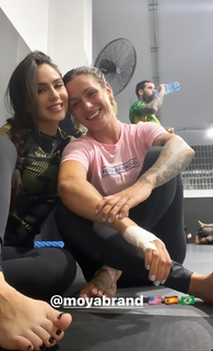 Giovanna Eburneo feet photo thumbnail