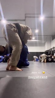 Giovanna Eburneo feet photo thumbnail