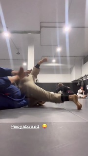 Giovanna Eburneo feet photo thumbnail