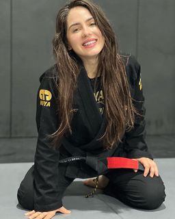 Giovanna Eburneo feet photo thumbnail