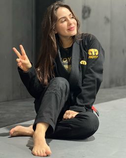 Giovanna Eburneo feet photo thumbnail