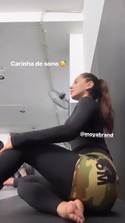 Giovanna Eburneo feet photo thumbnail