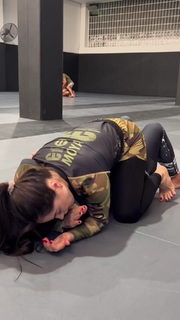 Giovanna Eburneo feet photo thumbnail