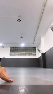 Giovanna Eburneo feet photo thumbnail