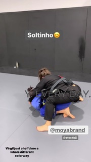 Giovanna Eburneo feet photo thumbnail